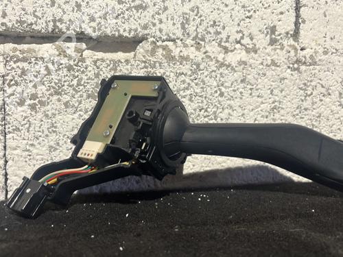 switch-seat-leon-1p1-2005-2006-2007-2008-2009-2010-2011-2012-2013-29865100 main image