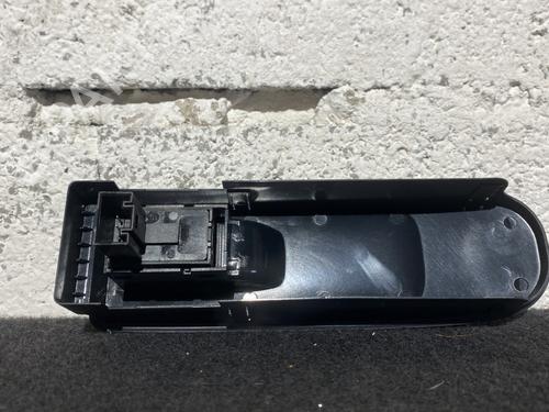 Used Right front window switch Right front window switch VW GOLF VI (5K1) 1.6 TDI (105 hp) 22523690 22523690