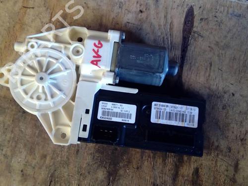Used Left front window motor RENAULT LAGUNA III (BT0/1) 1.5 dCi (BT00, BT0A, BT0T, BT1J) (110 hp) 21861023