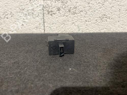 left-rear-window-switch-bmw-x5-e53-30-d-2000-2001-2002-2003-2004-2005-2006-21777679 main image