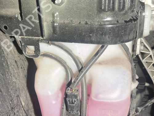 Used Windscreen washer tank PEUGEOT 208 I (CA_, CC_) 1.5 BlueHDI 100 (102 hp) 28543553