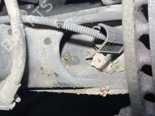 Used Right front steering knuckle Right front steering knuckle CITROËN C3 AIRCROSS II (2R_, 2C_) 1.2 PureTech 110 (2RHNZB, 2RHNZW, 2RHNPX, 2RHNPJ) (110 hp) 33413347 33413347