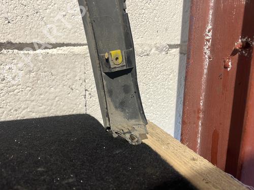 front-left-wheel-arch-trim-porsche-cayenne-92a-2010-2011-2012-2013-2014-2015-2016-2017-2018-25867316 main image