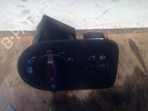 Used Headlight switch SEAT IBIZA IV (6J5, 6P1) 1.9 TDI (90 hp) 21861390