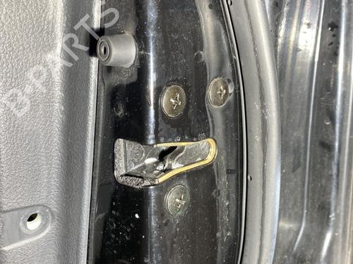 Used Front right lock KIA SORENTO I (JC) 2.5 CRDi (170 hp) 22894049