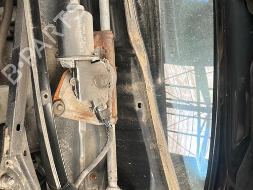 Used Front wiper motor TOYOTA RAV 4 II (_A2_) 2.0 4WD (ACA21, ACA20) (150 hp) 20863334