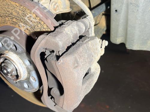 Used Right front brake caliper Right front brake caliper 37182657 37182657