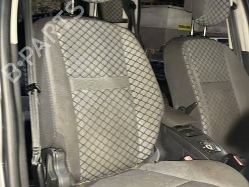 Used Right front seat RENAULT SCÉNIC III (JZ0/1_) 1.5 dCi (110 hp) 31852220