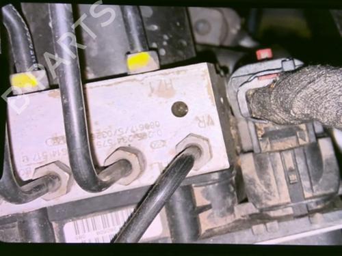Used ABS pump SKODA ROOMSTER (5J7) 1.9 TDI (105 hp) 21858399
