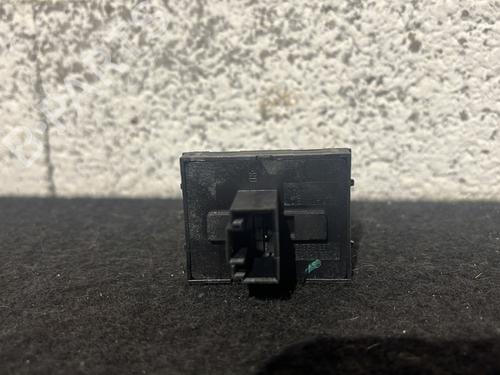 Used Left front window switch Left front window switch VW SCIROCCO III (137, 138) 1.4 TSI (160 hp) 26686220 26686220