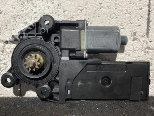Used Left front window motor Left front window motor RENAULT SCÉNIC III (JZ0/1_) 1.6 dCi (JZ00, JZ12) (130 hp) 23797286 23797286