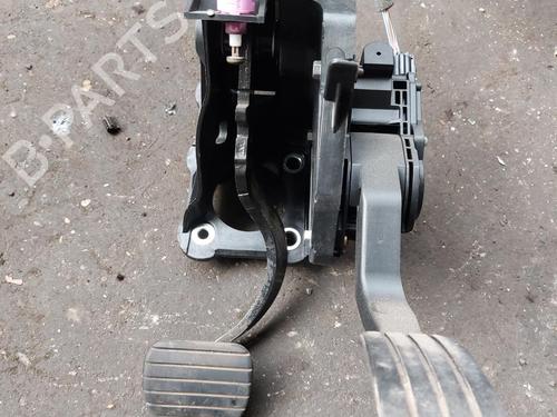 Used Pedal RENAULT LAGUNA III (BT0/1) 2.0 dCi (BT07, BT0J, BT14, BT1A, BT1S) (131 hp) 21860813
