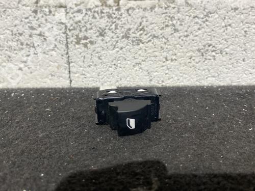 right-rear-window-switch-citroen-c3-aircross-ii-2r_-2c_-2017-33413327 main image