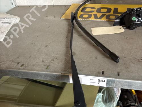 Used Front windshield wiper arm Front windshield wiper arm 38485641 38485641