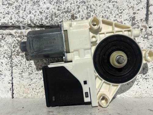 Used Left rear window motor Left rear window motor RENAULT MEGANE III Grandtour (KZ0/1) 1.6 dCi (KZ00, KZ12, KZ13) (130 hp) 33453453 33453453