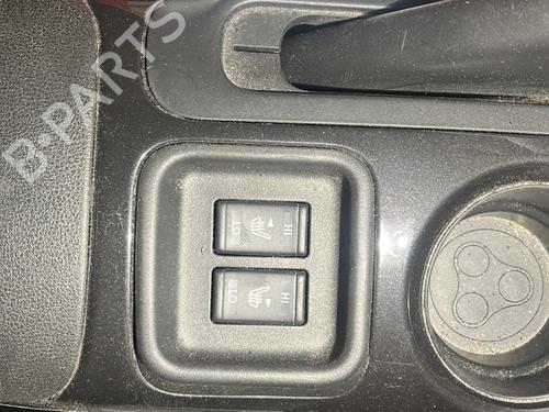 Used Right front seat Right front seat NISSAN JUKE (F15) 1.5 dCi (110 hp) 30303066 30303066