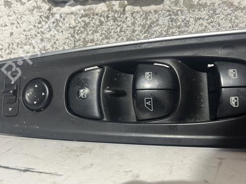 Left front window switch RENAULT KOLEOS II (HC_) 1.6 dCi 130 | BP31711724I27