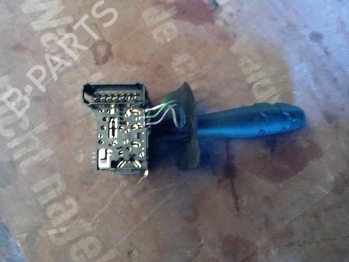 Commutateur RENAULT CLIO II (BB_, CB_) 1.4 16V (B/CB0P, BB13) (98 hp) 21860831
