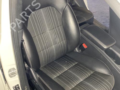 Sæde højre fortil MERCEDES-BENZ B-CLASS Sports Tourer (W246, W242) B 200 CDI (246.201) (136 hp) 24401520