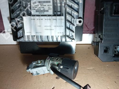 Used Electronic module Electronic module CITROËN C4 I (LC_) 2.0 HDi (136 hp) 21866250 21866250