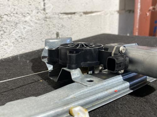 Used Front right window mechanism Front right window mechanism DACIA LODGY (JS_) 1.5 dCi (JSMC, JSAF) (107 hp) 24056888 24056888