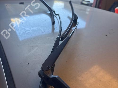 Used Front windshield wiper arm Front windshield wiper arm VW GOLF IV Variant (1J5) 1.6 (101 hp) 39937637 39937637