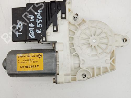 Used Right rear window motor Right rear window motor VW GOLF IV (1J1) 1.9 TDI (90 hp) 21028691 21028691