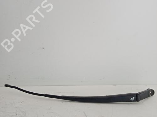Used Front windshield wiper arm Front windshield wiper arm TOYOTA YARIS (_P9_) 1.4 D-4D (NLP90_, NLP90R) (90 hp) 21029773 21029773