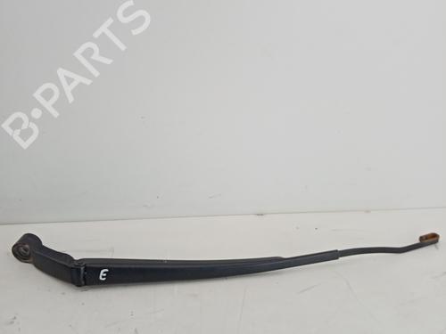 Used Front windshield wiper arm Front windshield wiper arm TOYOTA YARIS (_P9_) 1.4 D-4D (NLP90_, NLP90R) (90 hp) 21029774 21029774