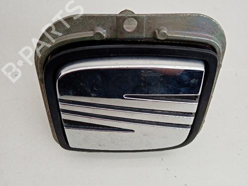 Used Tailgate handle Tailgate handle 21033786 21033786