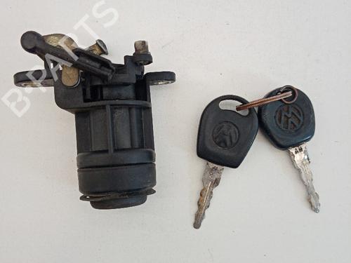 Used Tailgate lock Tailgate lock VW PASSAT B3/B4 Variant (3A5, 35I) 1.9 TDI (90 hp) 21036182 21036182