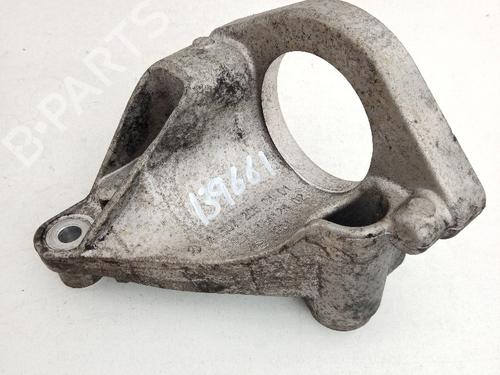 Used Engine mount Engine mount MERCEDES-BENZ A-CLASS (W176) A 180 CDI / d (176.012) (109 hp) 21039568 21039568