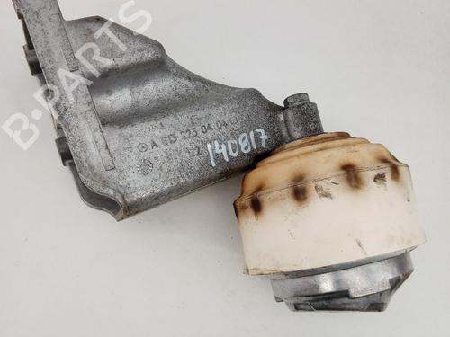 Used Engine mount Engine mount MERCEDES-BENZ E-CLASS (W211) E 320 CDI (211.026) (204 hp) 21039697 21039697