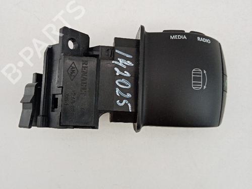Used Steering wheel controls Steering wheel controls 21039873 21039873