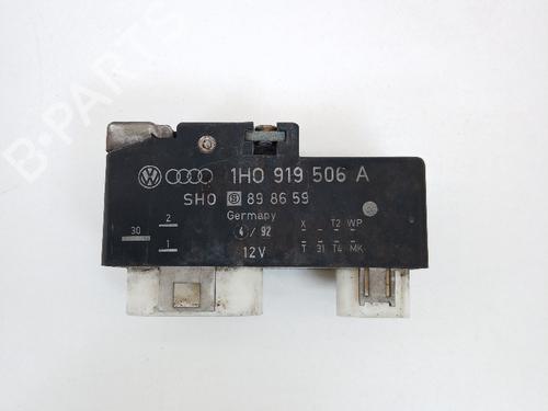 Used Electronic module Electronic module VW GOLF III (1H1) 1.9 TD, GTD (75 hp) 21040663 21040663