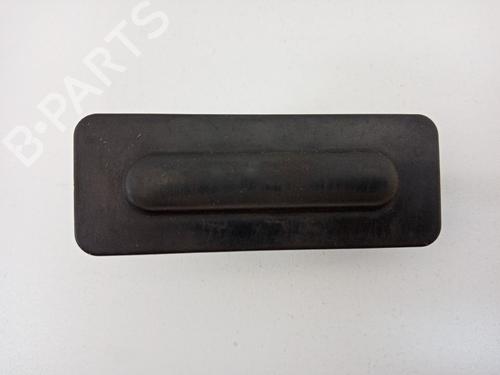Used Tailgate handle Tailgate handle PEUGEOT 308 II (LB_, LP_, LW_, LH_, L3_) 1.2 THP 110 (110 hp) 21082489 21082489