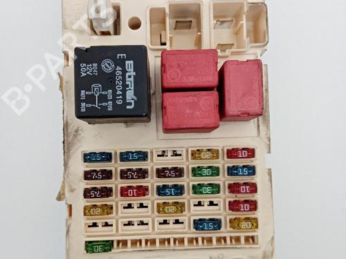 Used Fuse box Fuse box FIAT STILO (192_) 1.2 16V (192_XA1B) (80 hp) 21042750 21042750