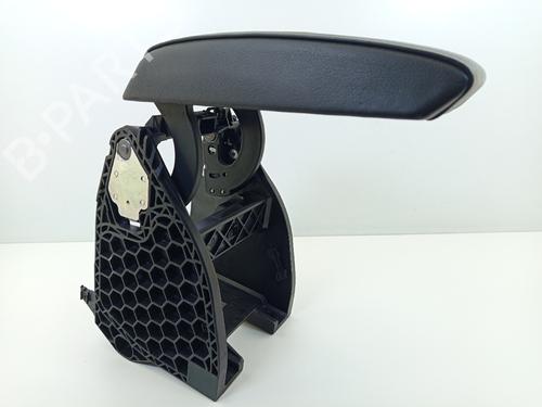 Used Armrest / Center console Armrest / Center console SKODA OCTAVIA II Combi (1Z5) 2.0 TDI RS (170 hp) 22891296 22891296