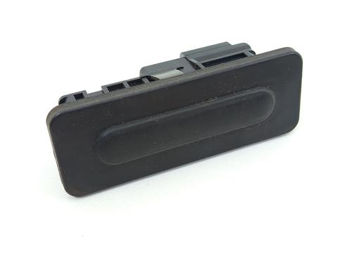 Used Tailgate handle Tailgate handle PEUGEOT 308 II (LB_, LP_, LW_, LH_, L3_) 1.6 BlueHDi 120 (120 hp) 24798831 24798831