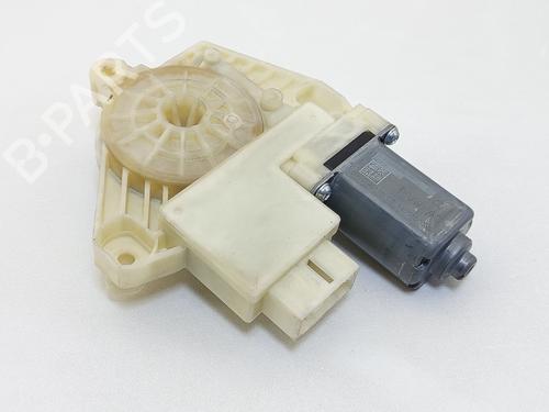 Used Right rear window motor Right rear window motor VW GOLF VII Variant (BA5, BV5) 1.6 TDI (110 hp) 26518273 26518273