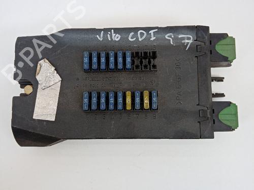 Used Fuse box Fuse box MERCEDES-BENZ VITO Bus (W638) 110 TD 2.3 (638.174) (98 hp) 21040461 21040461
