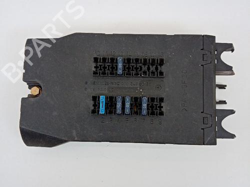 Used Fuse box Fuse box MERCEDES-BENZ VITO Bus (W638) 110 TD 2.3 (638.174) (98 hp) 21040462 21040462