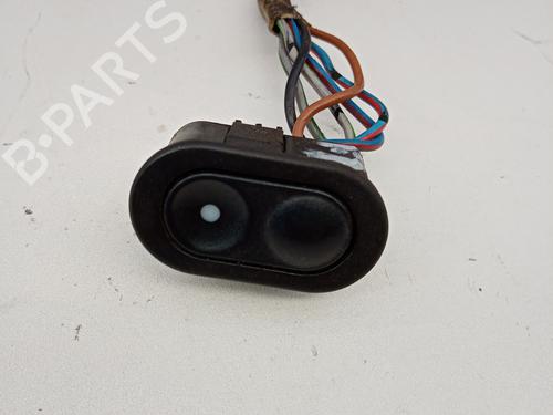Used Right front window switch Right front window switch OPEL CORSA B (S93) 1.2 i (F08, F68, M68) (45 hp) 21032436 21032436