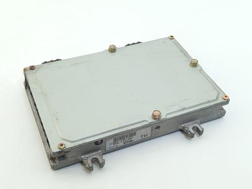 Used Engine control unit (ECU) Engine control unit (ECU) HONDA CR-V I (RD) 2.0 16V 4WD (RD1, RD3) (128 hp) 25725679 25725679