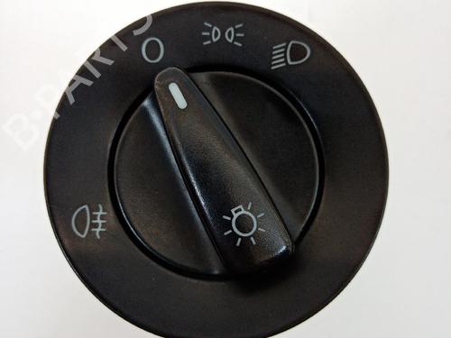 Used Headlight switch Headlight switch VW GOLF IV (1J1) 1.4 16V (75 hp) 21040766 21040766