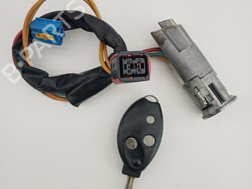 Used Ignition barrel Ignition barrel CITROËN XSARA (N1) 1.4 HDi (68 hp) 21034290 21034290