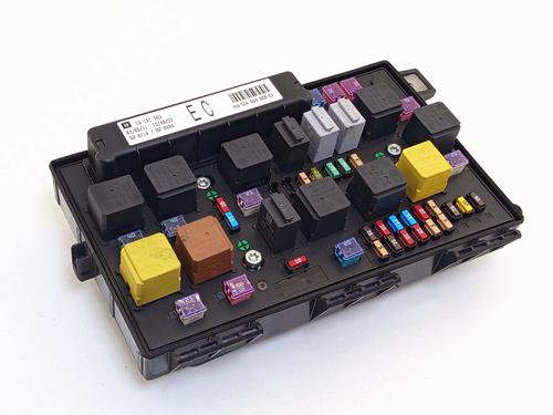 fuse-box-opel-astra-h-a04-2004-2005-2006-2007-2008-2009-2010-2011-2012-2013-2014-28977281 main image