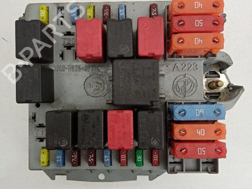 Used Fuse box Fuse box ALFA ROMEO GT (937_) 1.9 JTD (937CXN1B) (150 hp) 21037818 21037818