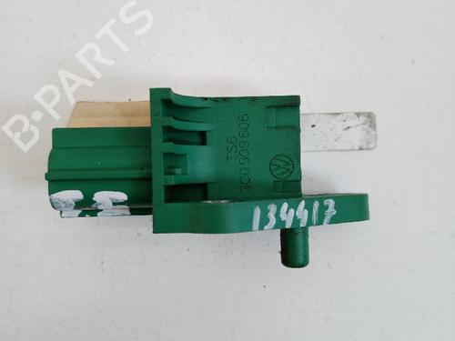 Used Electronic module Electronic module VW PASSAT B6 (3C2) 2.0 TDI (140 hp) 21036334 21036334