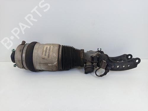 Used Right front shock absorber Right front shock absorber PORSCHE CAYENNE (9PA) Turbo 4.5 (450 hp) 26176228 26176228